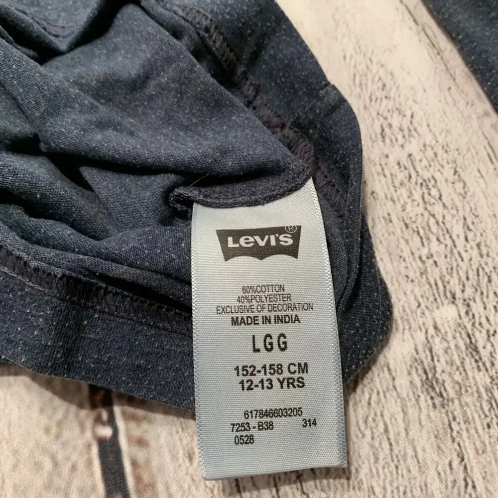 LEVI’S Boy’s Jersey “Since 1873 Levi’s Denim Brand” / Size: Small